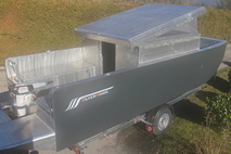 Hubdach-Boot SilverWings Hubdach Bug aufgestellt